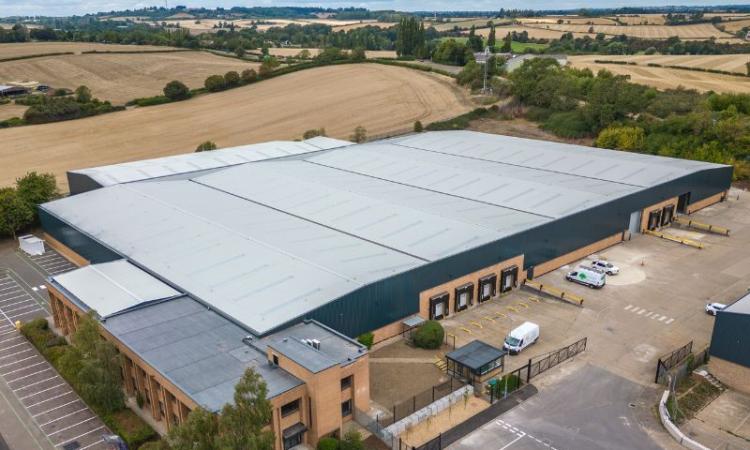 Northamptonshire logistics warehouse let