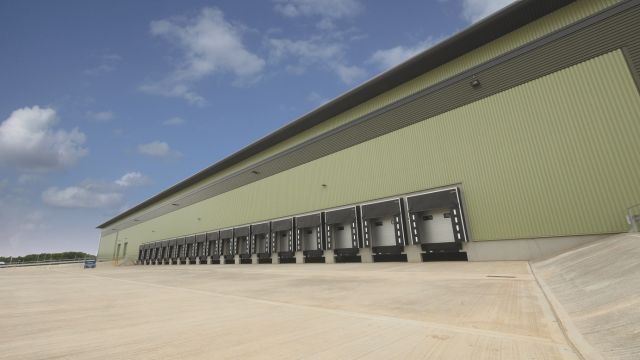 Logicor lets prime East Midlands distribution facility to Oakland International