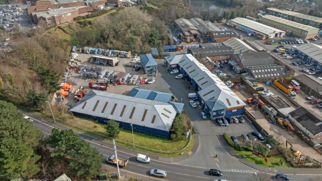 Vail Williams acquires prime Poole trade park for private buyer