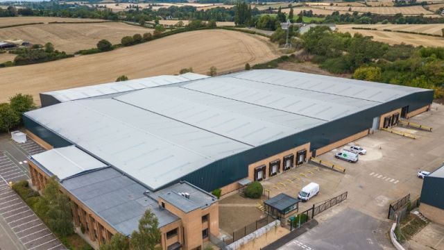 Northamptonshire logistics warehouse let