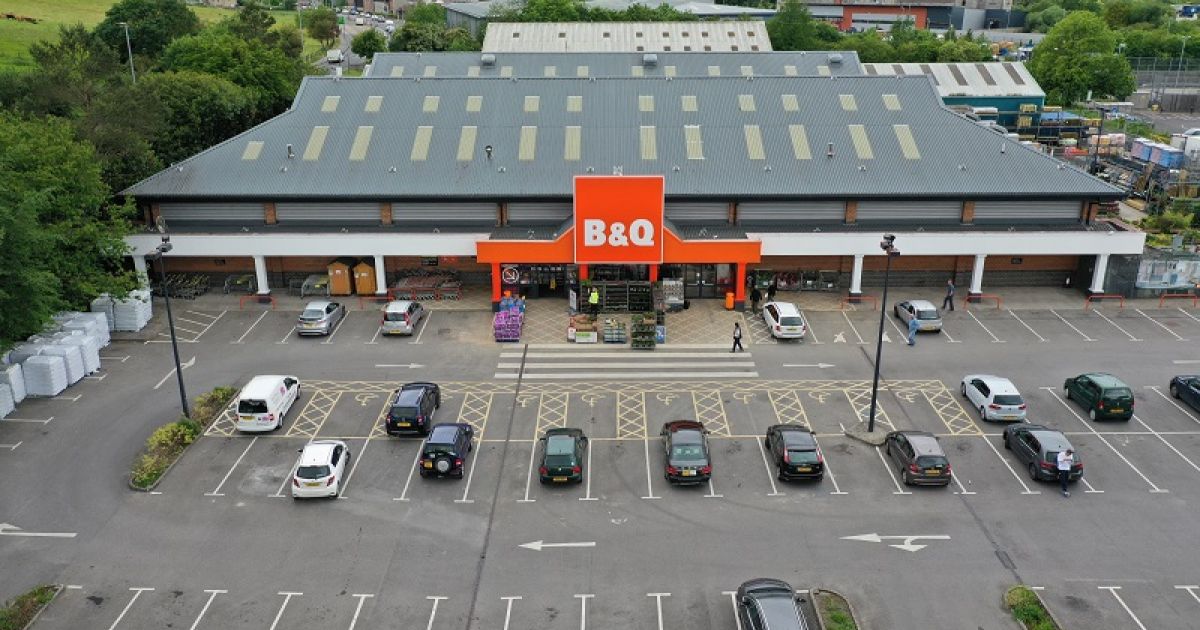 SOUTH SOMERSET DISTRICT COUNCIL PURCHASES B&Q, GLASTONBURY FOR £4.405M