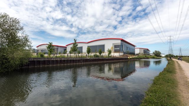 Netflix lease speculative units at SEGRO Park Enfield
