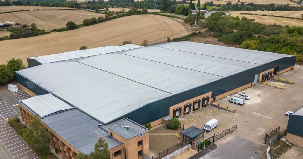 Northamptonshire logistics warehouse let