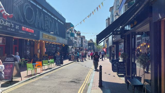 National retailers return to the High Street across the South East
