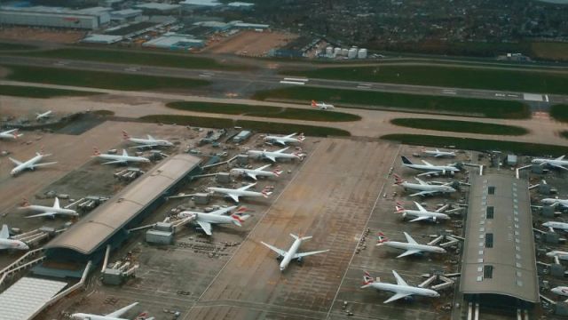 Government backs Heathrow expansion to drive economic growth