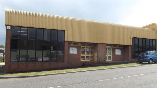 STORAGE AND DISTRIBUTION PROPERTY LET AT GROVE PARK, ALTON