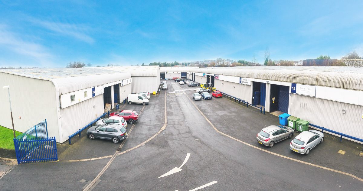 Logicor delivers new UK warehouse for Hoek Flowers