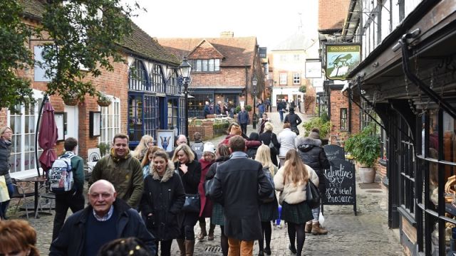 THREE TRANSACTIONS CONFIRM HIGH DEMAND FOR FARNHAM RETAIL PROPERTY 